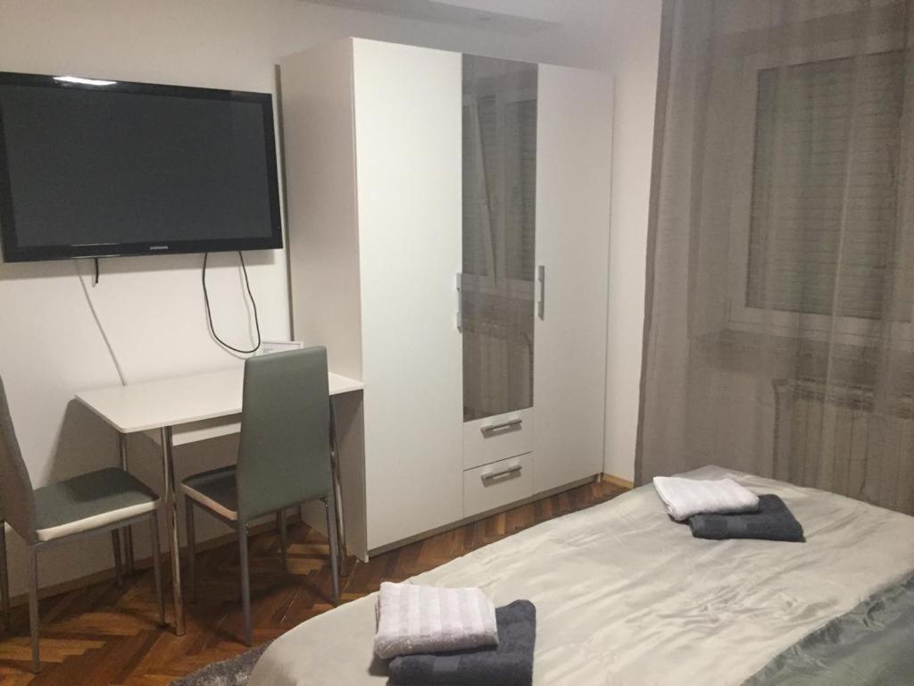אוסילק Apartmani Anton מראה חיצוני תמונה