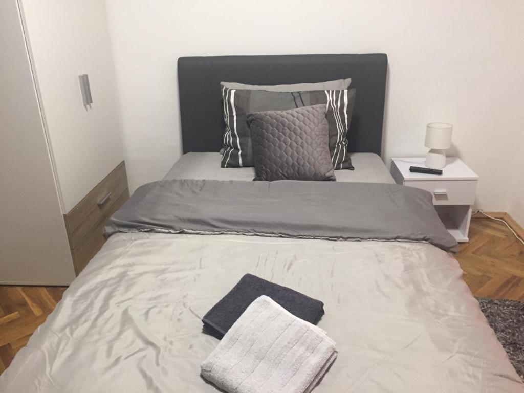 אוסילק Apartmani Anton מראה חיצוני תמונה