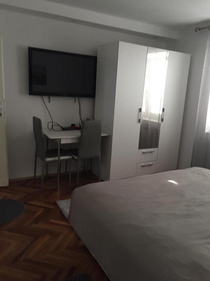 אוסילק Apartmani Anton מראה חיצוני תמונה